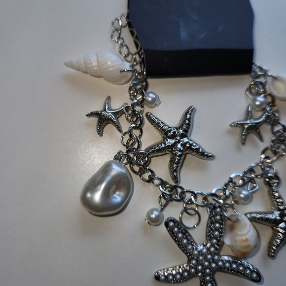 Paparazzi Silver and Cream Starfish Charm Bracelet - Picture 3 of 3